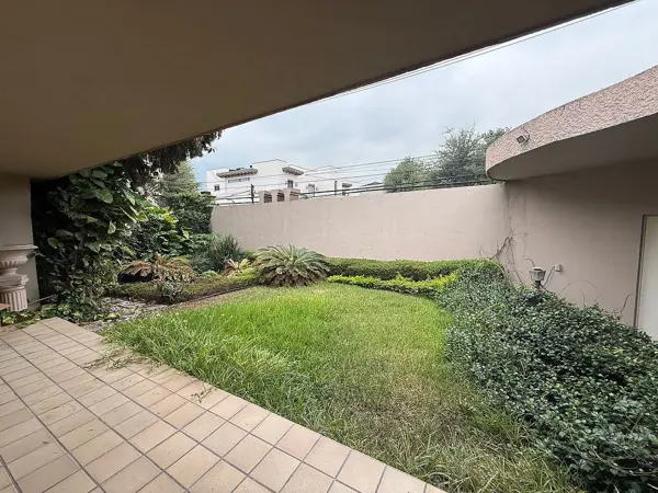 Terreno en venta en Del Valle, San Pedro Garza García — foto 2 de 6
