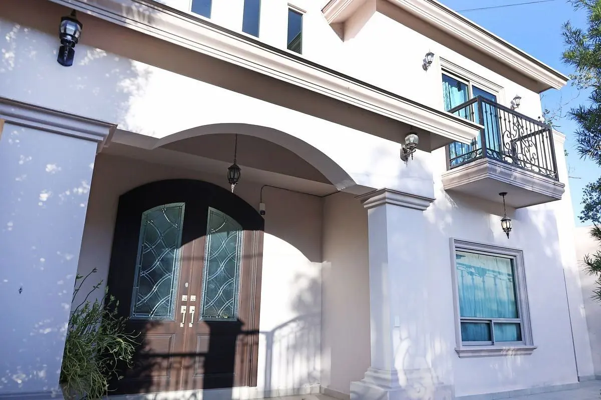 Casa en venta en Jardines de Santiago, Santiago — foto 1 de 6