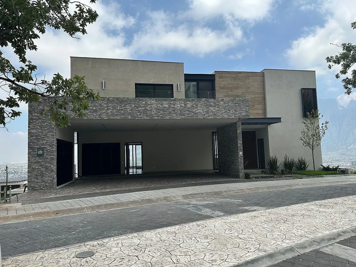 Casa en venta en Zona Valle Poniente, San Pedro Garza García — foto 1 de 8