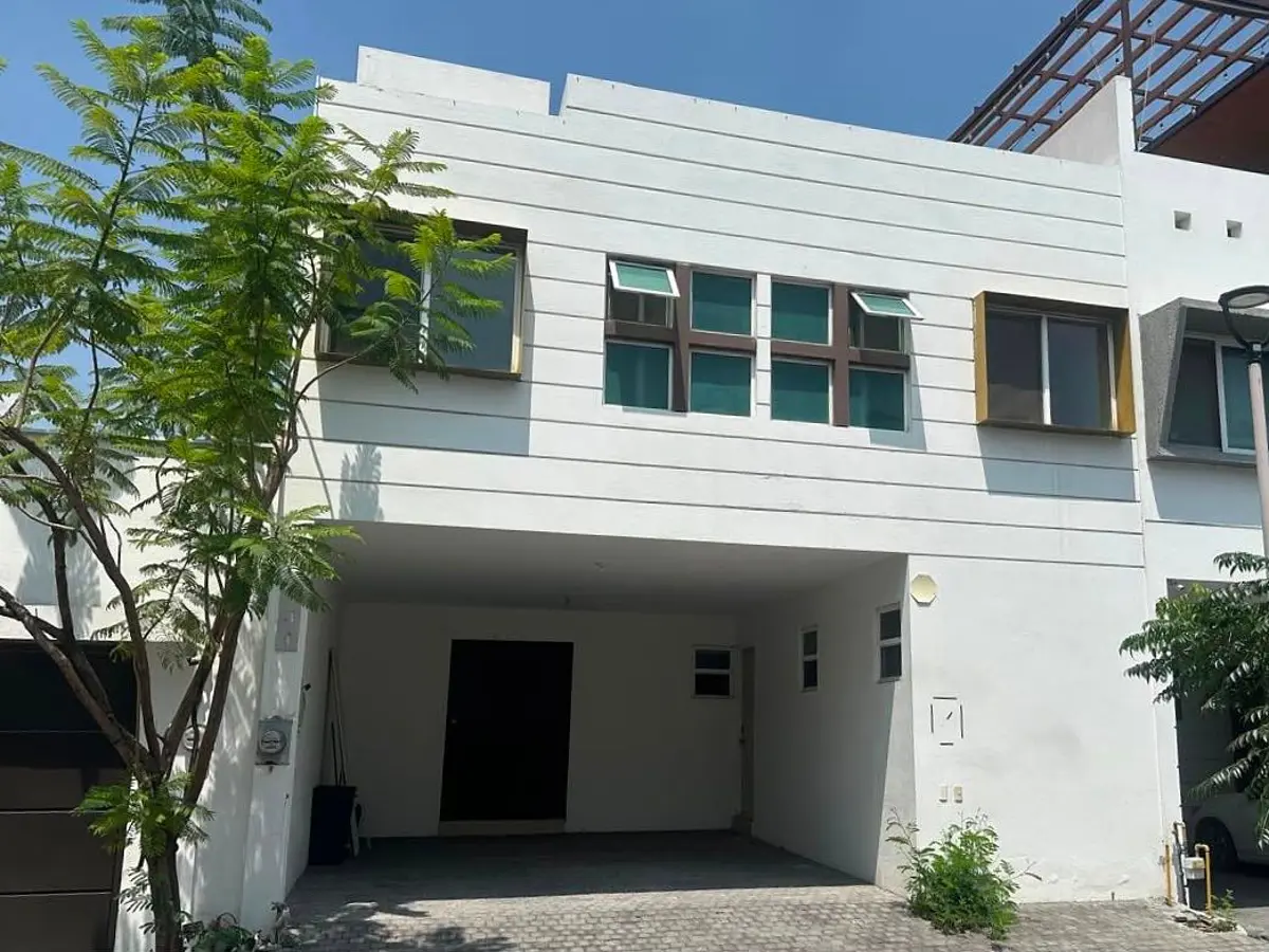 Casa en renta en Vista a la Sierra, Santa Catarina — foto 1 de 4