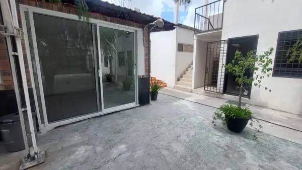 Se renta local para oficinas, consultorio, estética, Etc.