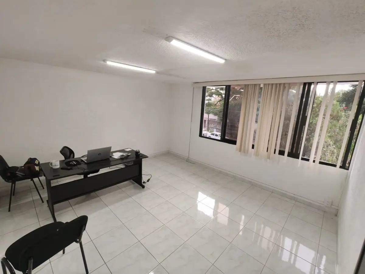 Oficina en renta en Arcos Vallarta, Guadalajara — foto 1 de 5