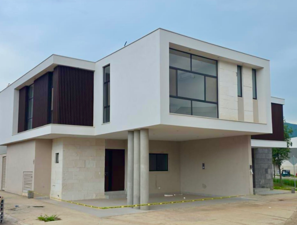 Casa en venta en Valles de Santiago, Santiago — foto 1 de 11