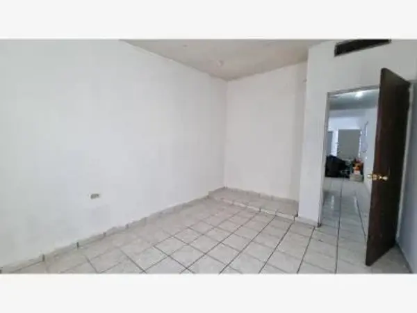 Casa en renta en La Orquídea, Torreón — foto 3 de 6