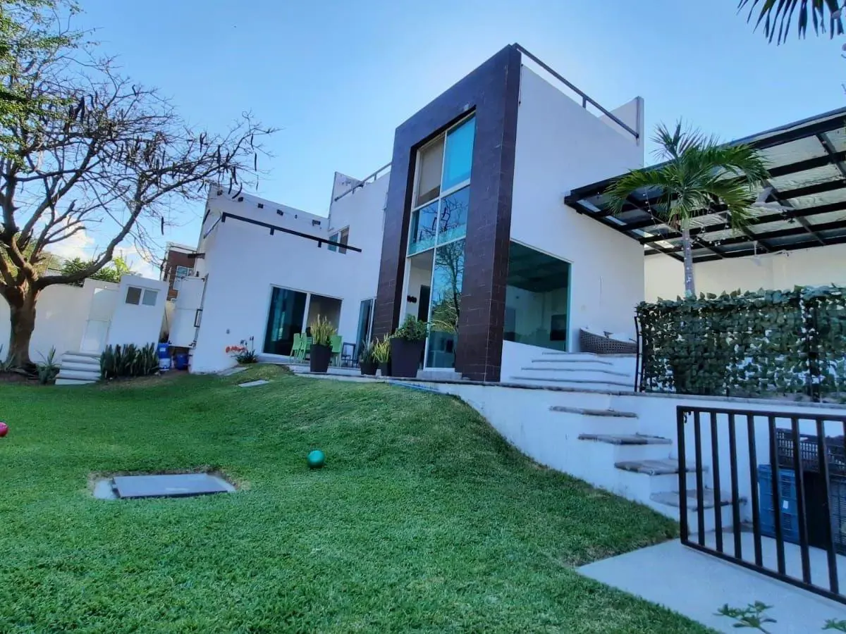 Casa en venta en Tequesquitengo, Jojutla — foto 1 de 13