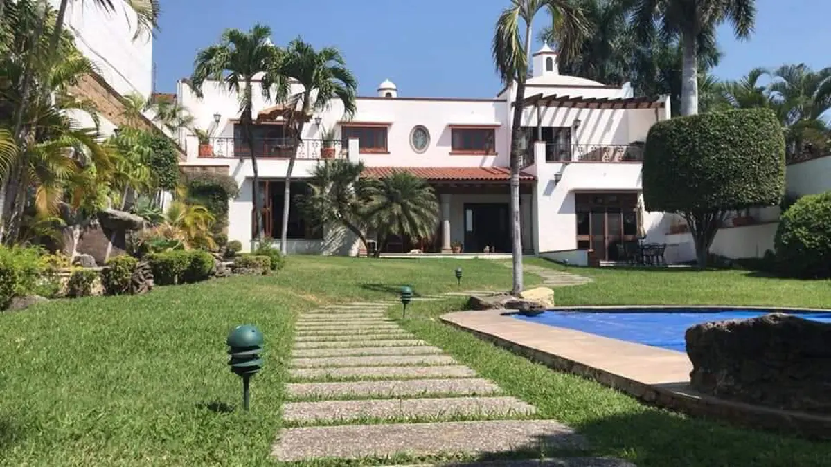Casa en venta en Fraccionamiento Burgos Bugambilias, Temixco — foto 1 de 22