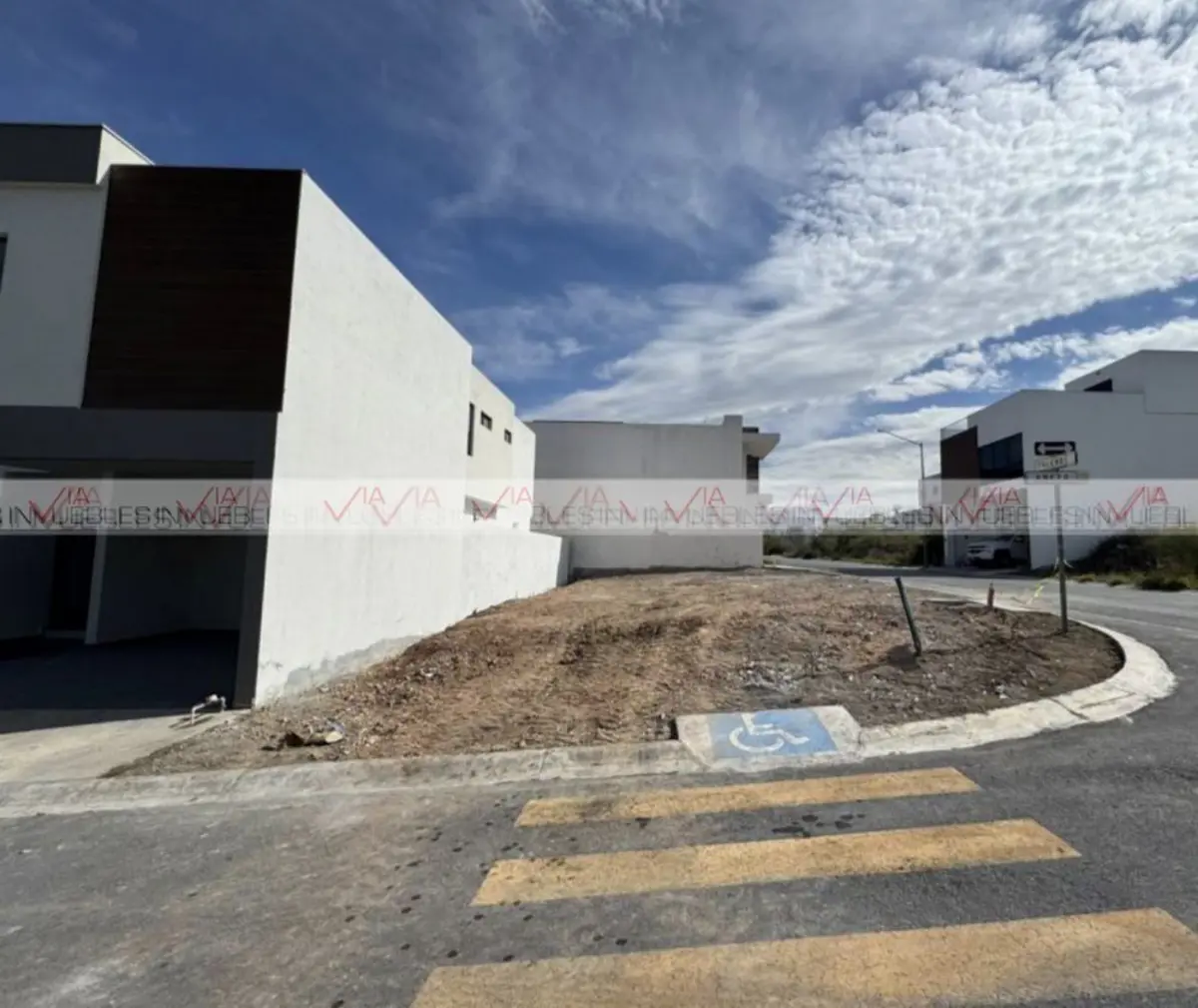 Terreno en venta en La Montaña, García — foto 1 de 20