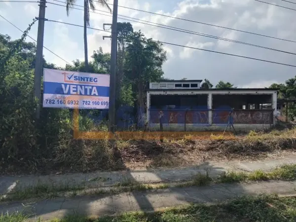TERRENO PLANO SUP. 5000 M2 A BORDO DE CARRETERA A COATZINTLA