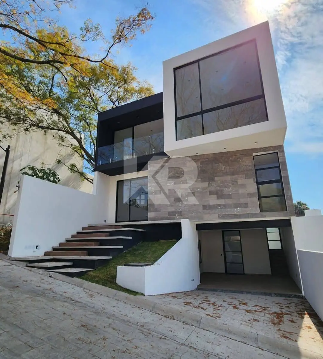 Casa en venta en Fraccionamiento La Cañada, Cuernavaca — foto 1 de 32