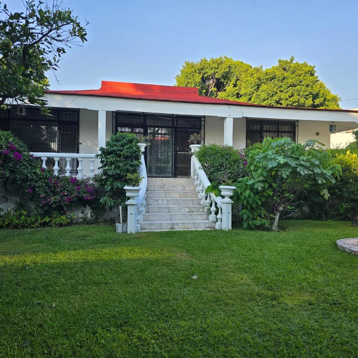 Casa en venta en Fraccionamiento Lomas de Cuernavaca, Temixco — foto 1 de 40