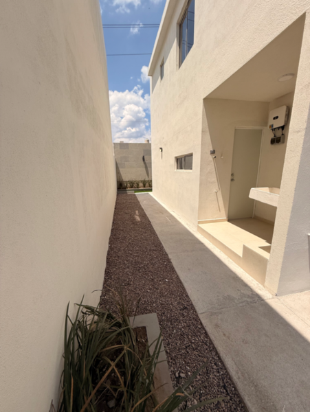 Casa en venta en Las Torres, Saltillo — foto 2 de 22