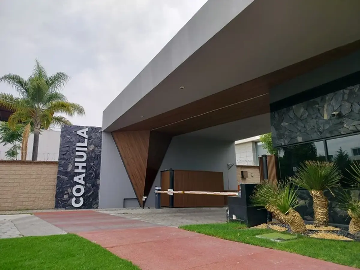 Casa en venta en San Bernardino Tlaxcalancingo, San Andrés Cholula — foto 1 de 42