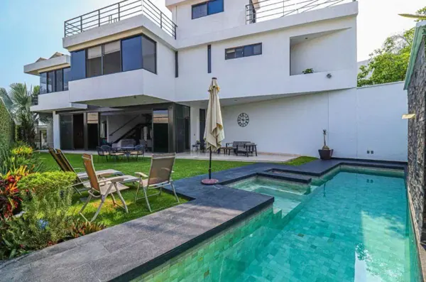 Casa en venta en Fraccionamiento Burgos Bugambilias, Temixco — foto 2 de 45