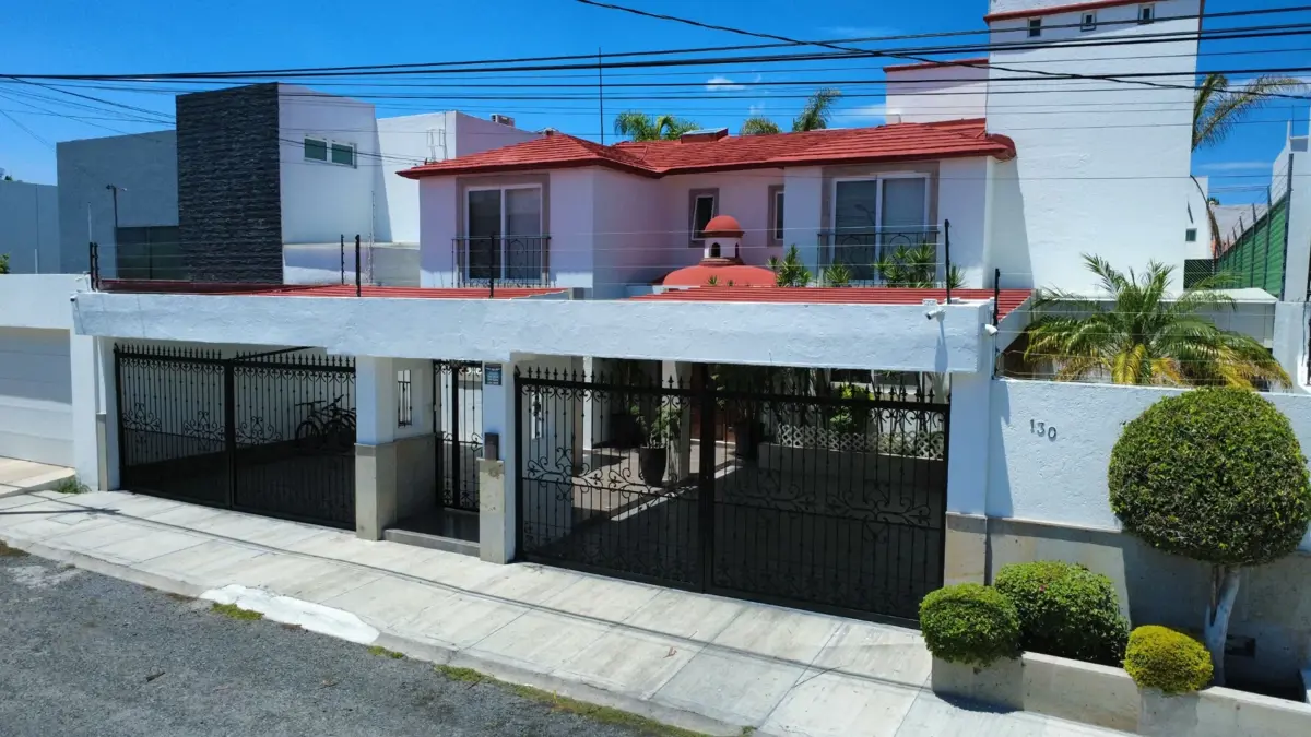Casa en venta en Juriquilla, Querétaro — foto 1 de 53