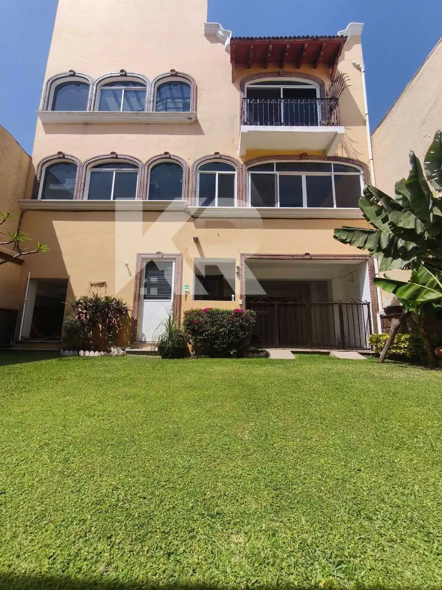 Casa en venta en Cuernavaca, Cuernavaca — foto 1 de 38