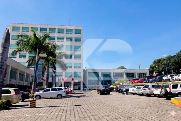 Oficina con 154 m² en "Corporativo Domingo Diez 1003". Renta Total de $49,090 Mxn
