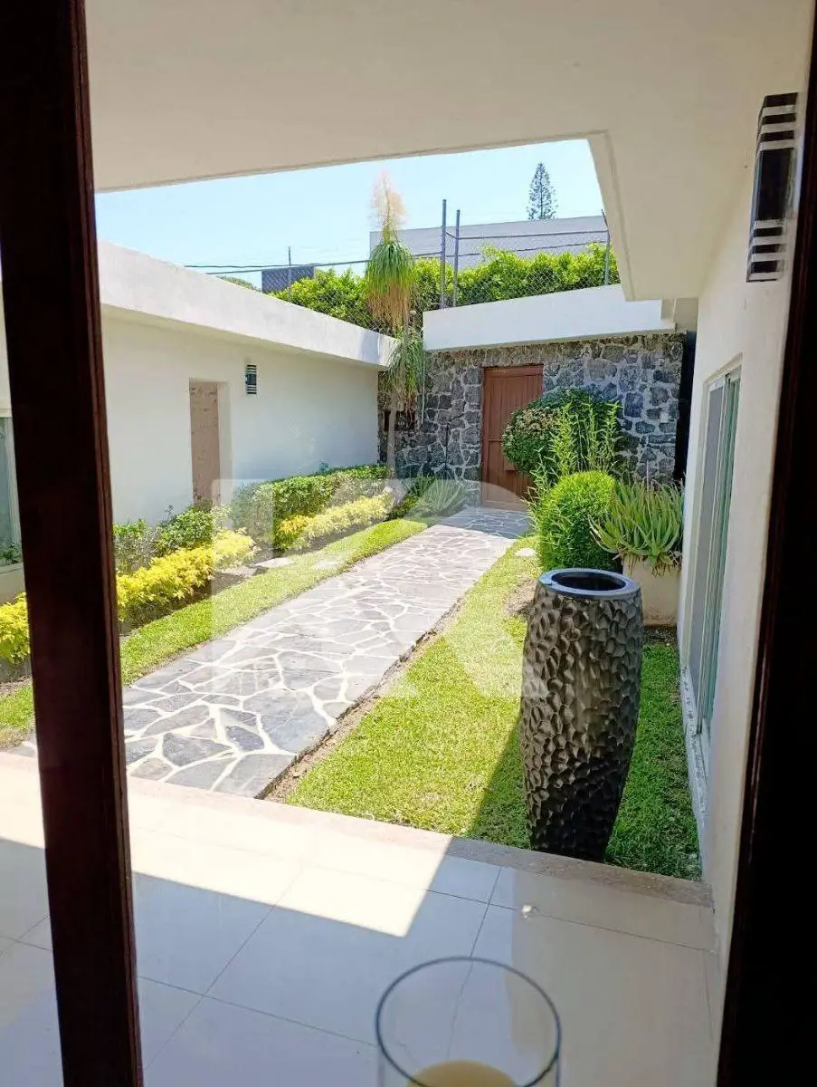 Casa en venta en Vista Hermosa, Cuernavaca — foto 1 de 31
