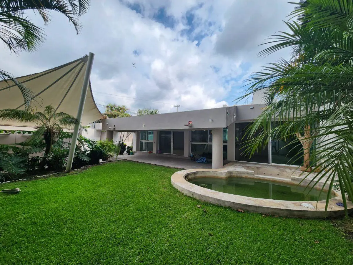 Casa en venta en Lomas de la Selva, Cuernavaca — foto 1 de 24