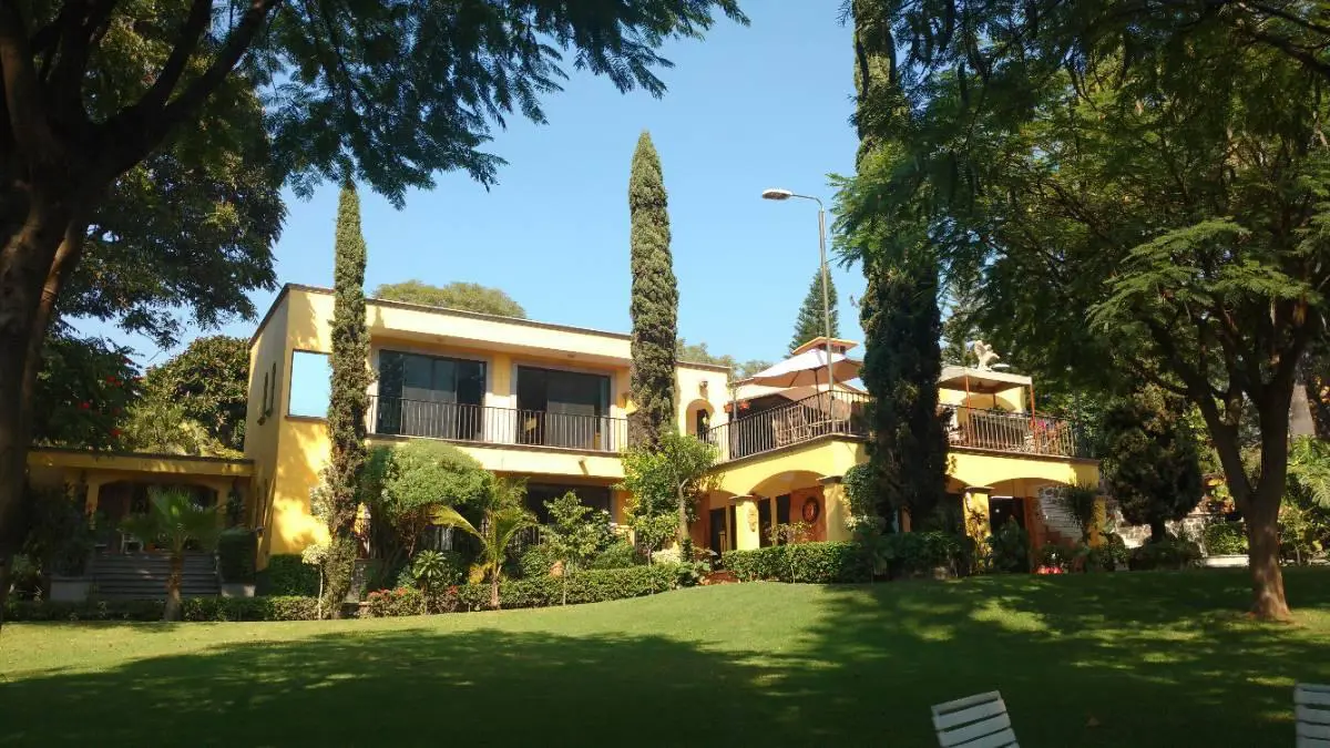 Casa en venta en Fraccionamiento Lomas de Cortes, Cuernavaca — foto 1 de 34
