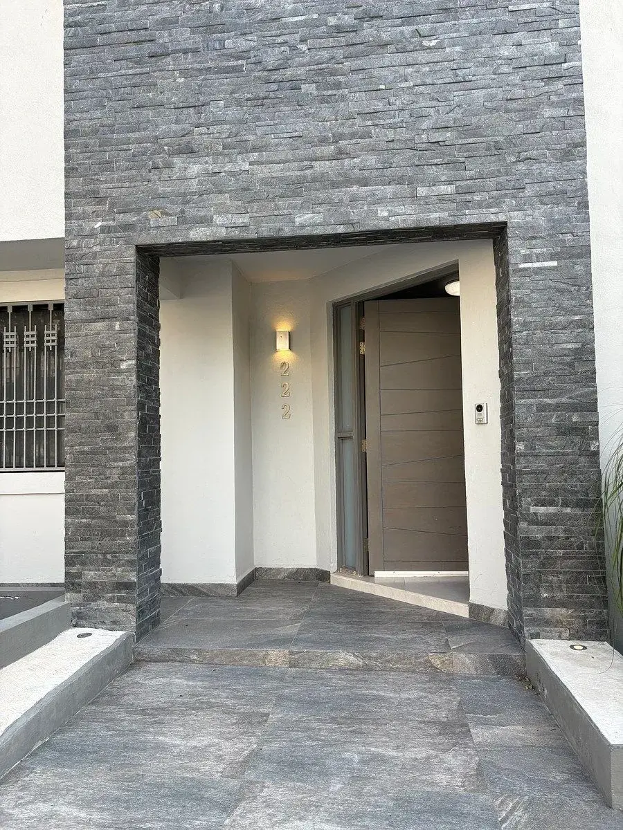 Casa en venta en Lomas del Bosque, San Pedro Garza García — foto 1 de 17