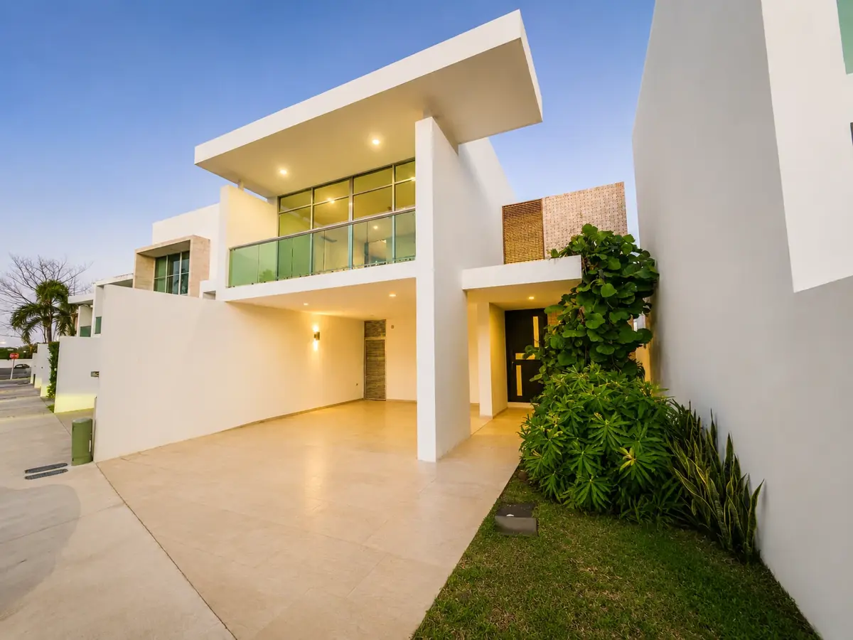 Casa en venta en Altabrisa, Mérida — foto 1 de 18
