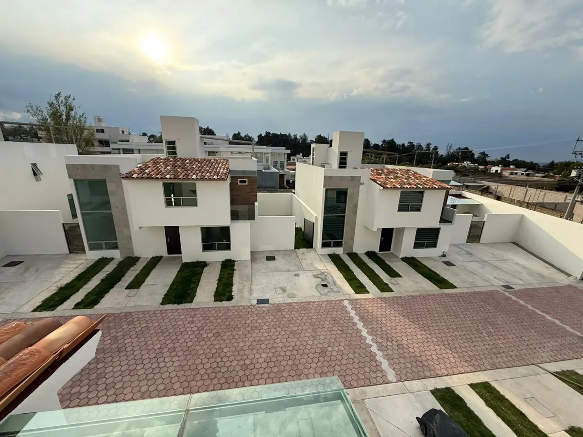 Casa en venta en Cacalomacán Centro, Toluca — foto 1 de 20