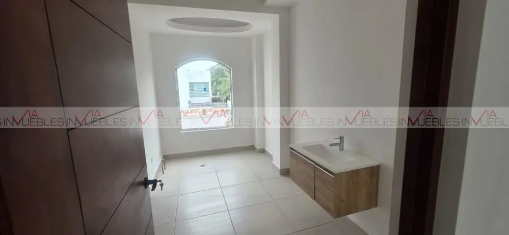 Casa en venta en Lomas de los Pilares, Cadereyta Jiménez — foto 1 de 19