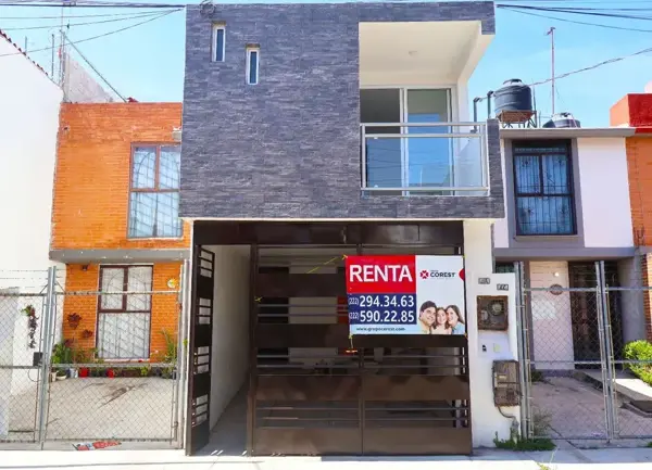 Casa en Renta Av. Arbolillo, Villas de Santiago, Zona Momoxpan, Puebla.