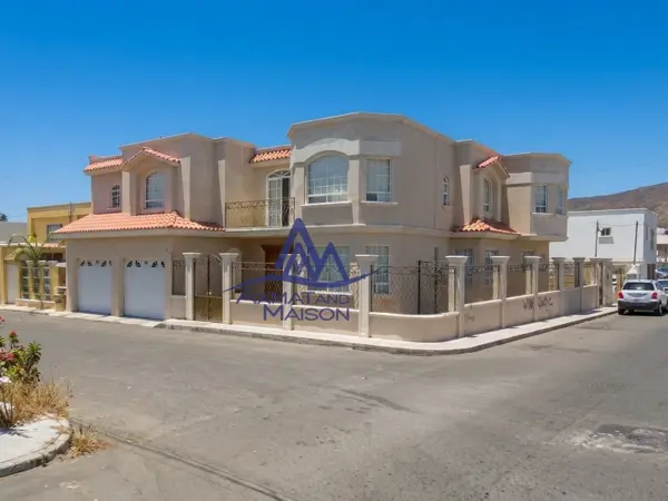 Casa en venta en Valle Dorado Sección Lagos, Ensenada — foto 3 de 15