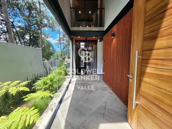 Casa en venta en Avandaro, Valle de Bravo — foto 2 de 40