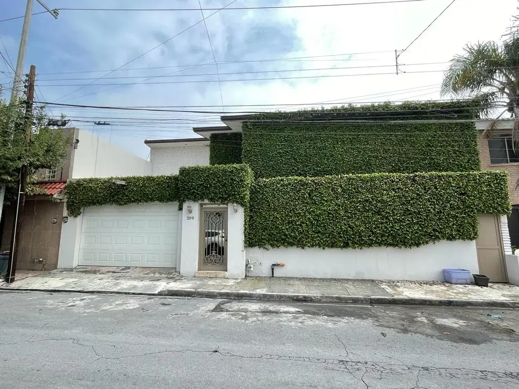 Casa en venta en Lolyta, Guadalupe — foto 1 de 23