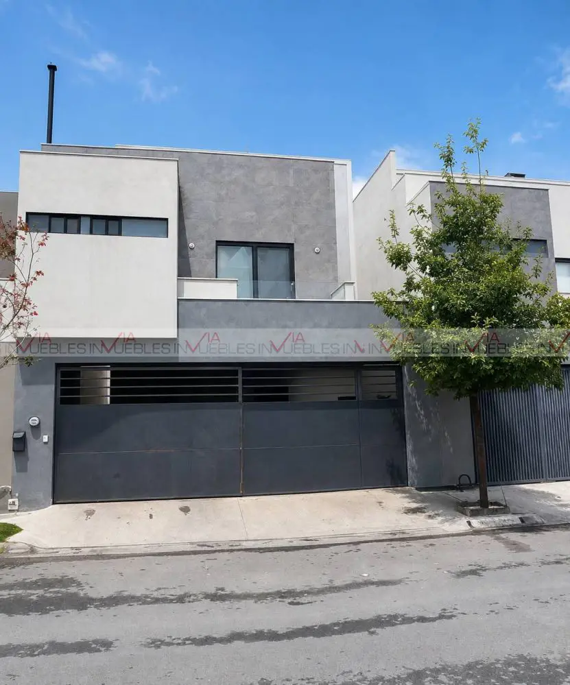 Casa en venta en Privalia Cumbres, García — foto 1 de 16