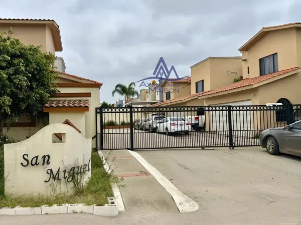 Casa en venta en Aeropuerto, Ensenada — foto 2 de 36