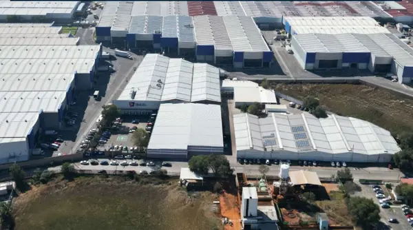 se renta nave en Cuautitlán en parque industrial con vigilancia con 2 andenes