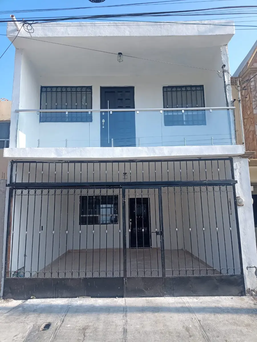 Casa en venta en Virreyes Popular, Saltillo — foto 1 de 12