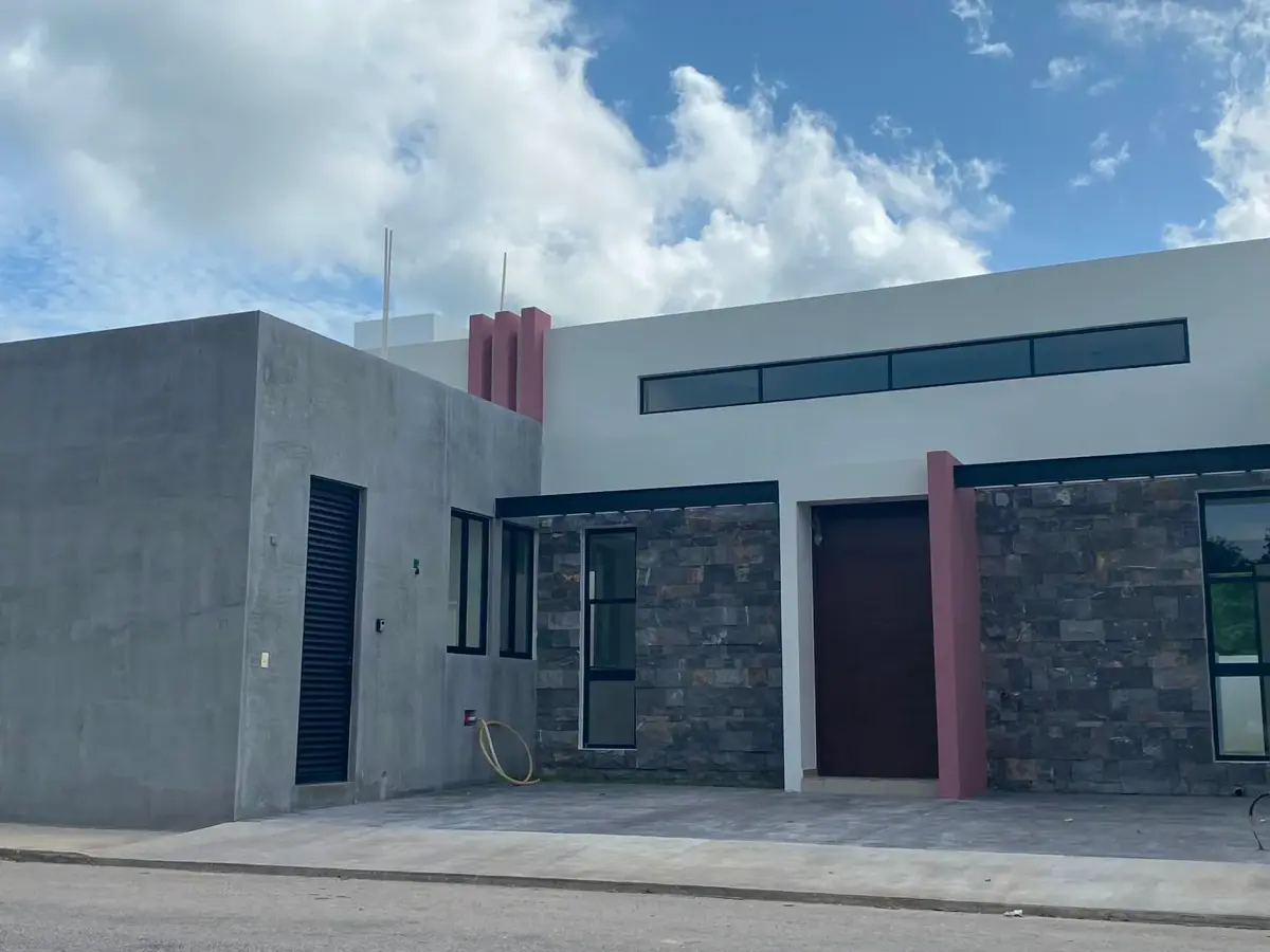 Casa en venta en Praderas del Mayab, Conkal — foto 1 de 28