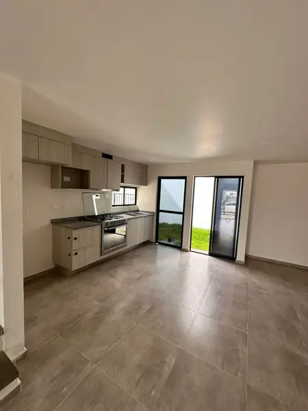 Casa en venta en Adamar, Tlajomulco de Zúñiga — foto 2 de 8