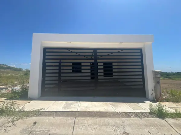 CASA SIN MUEBLES EN RENTA – VISTA HERMOSA