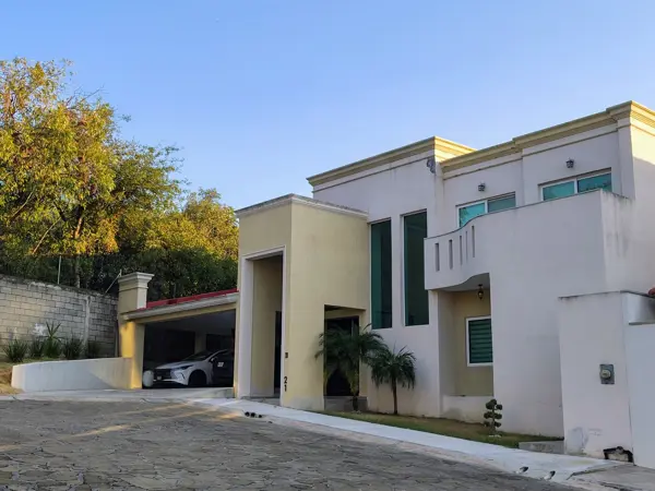 Casa en venta en El Pueblito de Santiago, Santiago — foto 2 de 35