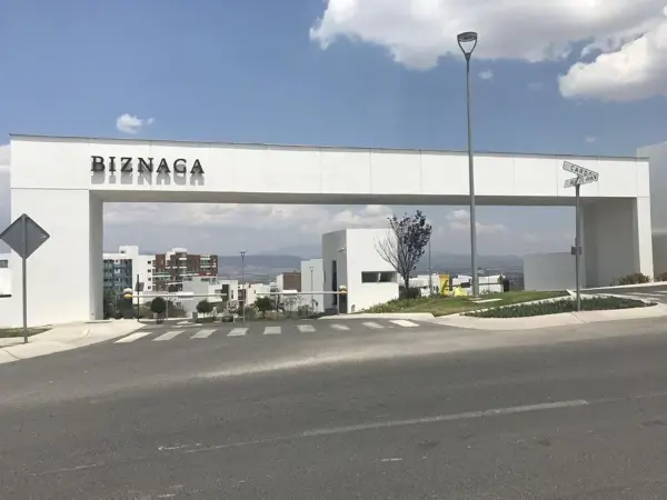 TERRENO VENTA ZIBATA, CONDOMINIO BIZNAGA