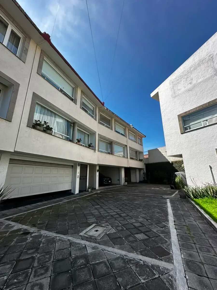 Casa en renta en Lomas de Tecamachalco, Naucalpan de Juárez — foto 1 de 18