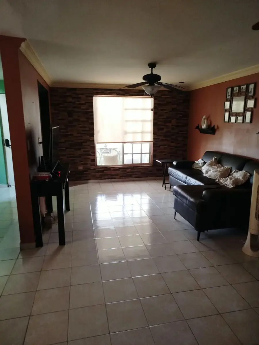 Casa en Venta en Villas del Poniente Las Granadas, Santa Catarina, Nuevo León