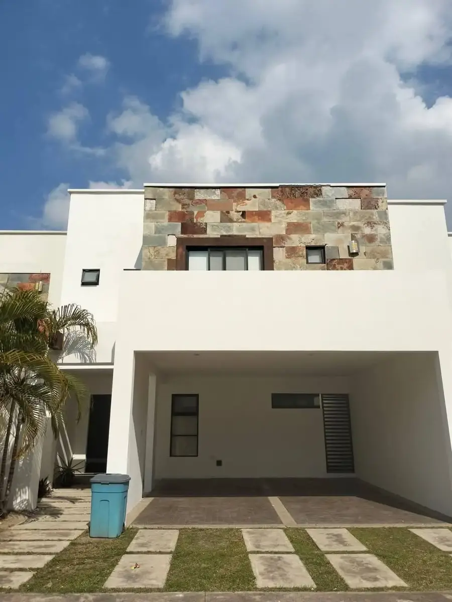 Casa en renta en Jardines del Country, Centro — foto 1 de 25