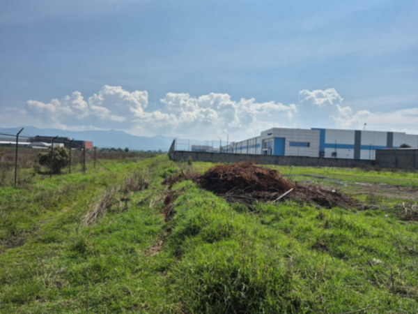 terreno con uso industrial mide 9,907m2