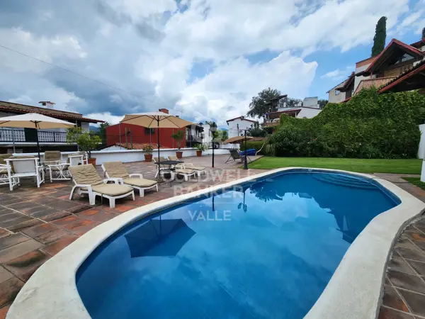 CASA EN RENTA, EN EL CENTRO DE VALLE DE BRAVO
