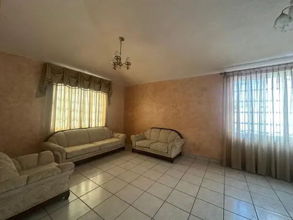 Casa en venta en La Aurora, Saltillo — foto 3 de 28