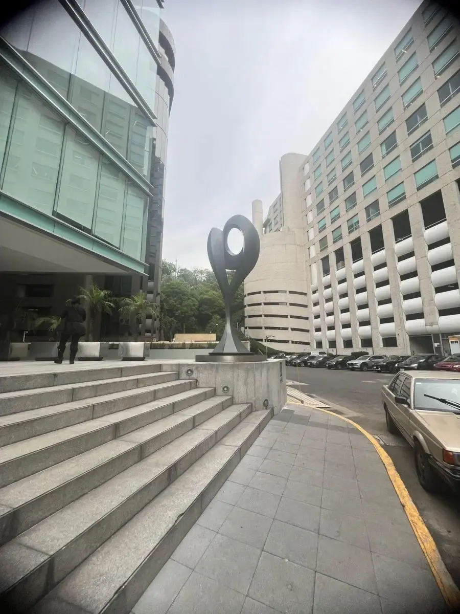 Local en renta en Bosques de las Lomas, Cuajimalpa de Morelos — foto 1 de 17