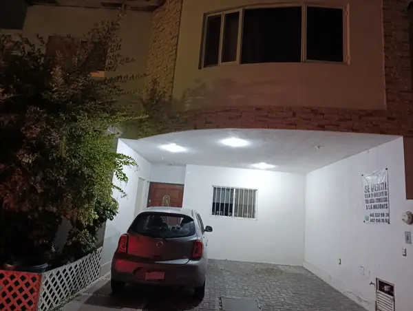Casa en Venta con Uso de Suelo Mixto en Milenio III