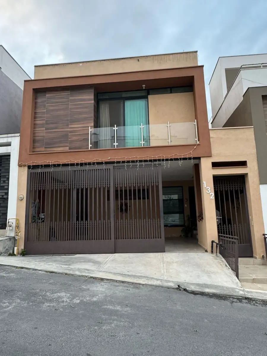 Casa en venta en Cumbres San Agustin, Monterrey — foto 1 de 47