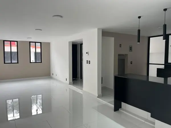 Casa en VENTA totalmente remodelada en la 1ra Sección de Lomas